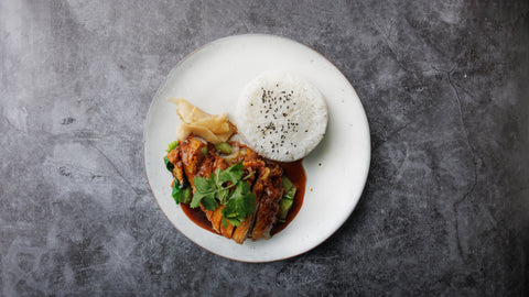 94. Khao Naa Ped: Ris med and og gravy sov thai stil